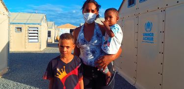 Família migrante em abrigo de Roraima