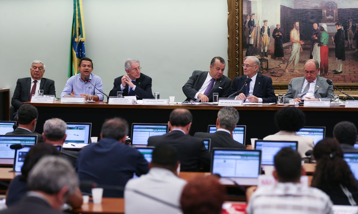 Brasília - Reunião da Comissão Especial da Reforma Trabalhista (Fabio Rodrigues Pozzebom/Agência Brasil)