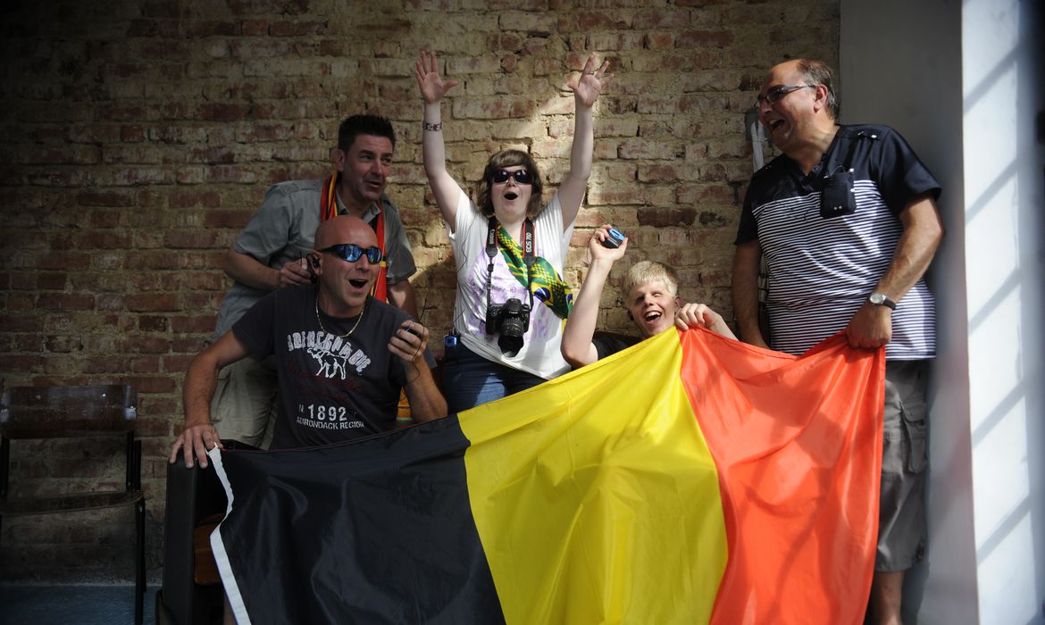 Animados, torcedores cegos vieram apoiar a seleção da Bélgica