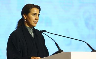 A ministra do Meio Ambiente e Mudanças Climáticas dos EAU, Mariam Bint Mohammed Al Mheiri, durante abertura do seminário empresarial Brasil-Emirados Árabes Unidos.