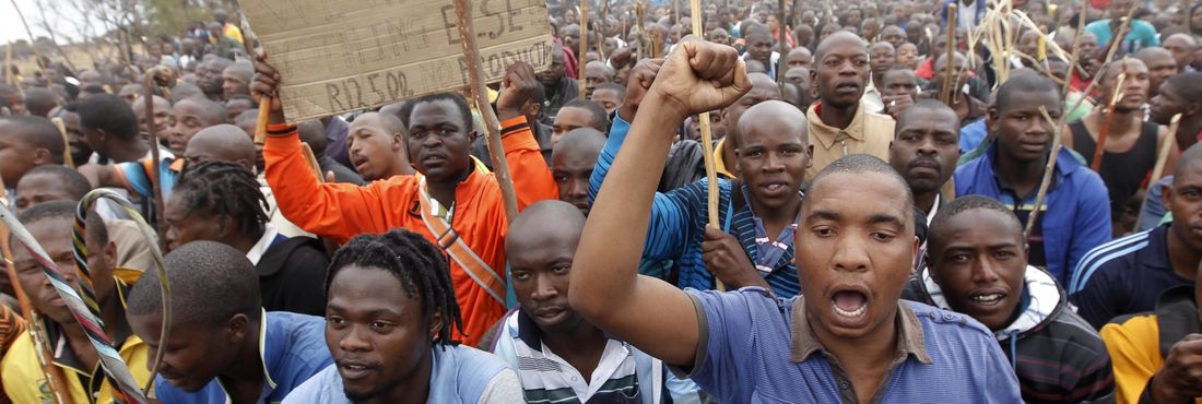 Após 34 mortes mineiros e mineradora chegam a acordo na África do Sul