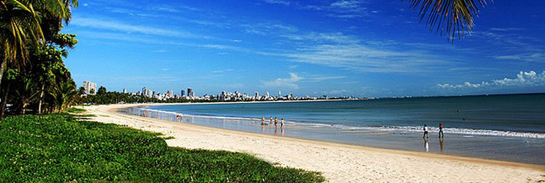 Diversos shows serão realizados em uma estrutura que foi montada entre as praias de Cabo Branco (foto) e Tambaú