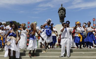 Celebração do Dia da Consciência Negra no monumento a Zumbi dos Palmares.