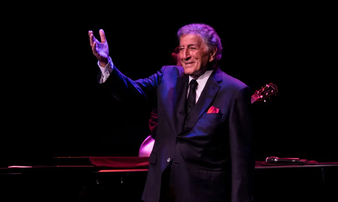 Tony Bennett, ícone da música americana, morre aos 96 anos. Foto: Raph_PH/Wikimedia