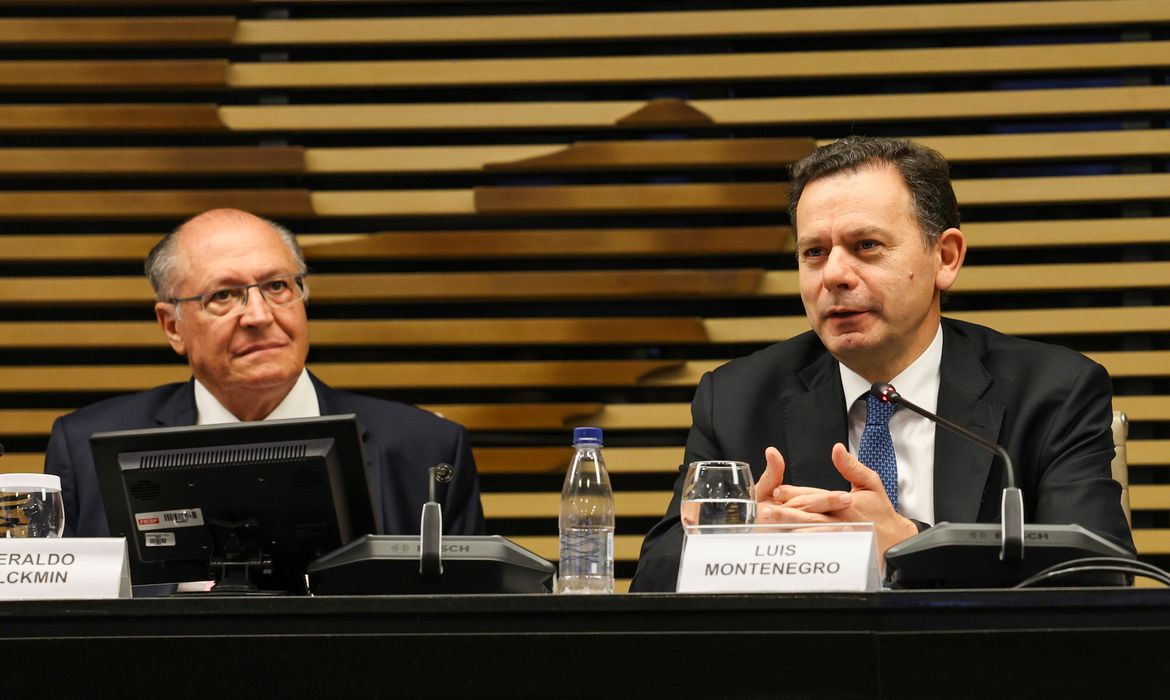 São Paulo (SP), 20/02/2025 - O vice-presidente do Brasil e ministro do Desenvolvimento, Indústria, Comércio e Serviços, Geraldo Alckmin, e o primeiro-ministro de Portugal, Luís Montenegro, participam do Fórum Brasil Portugal na Fiesp. Foto: Rovena Rosa/Agência Brasil