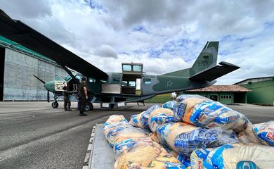 FAB transportou mais de 2,5 toneladas de alimentos para brasileiros na Terra Indígena Yanomami (Roraima)