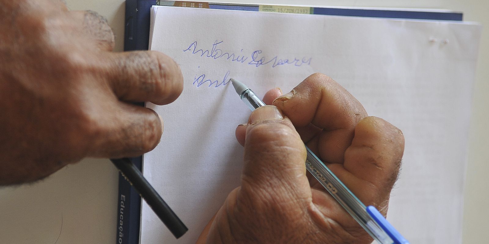 Taxa cai levemente, mas Brasil ainda tem 11 milhões de analfabetos