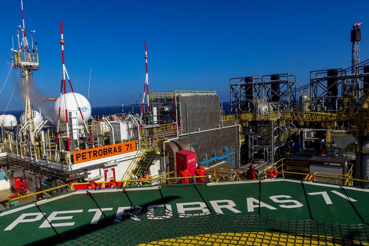 Rio de Janeiro (RJ), 28/09/2023 - Navio-plataforma P-71, instalado no campo de Itapu, no pré-sal da Bacia de Santos, a 200 km da costa do Rio de Janeiro. Foto:Tânia Rêgo/Agência Brasil