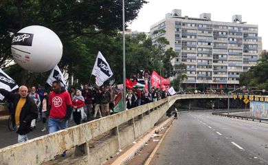 São Paulo-15/06/2025 Manifestantes se unem a protestos mundiais e fazem ato nesta domingo  pró-Palestina no centro de São Paulo. Foto Guilherme Jeronymo/ Agência Brasil.