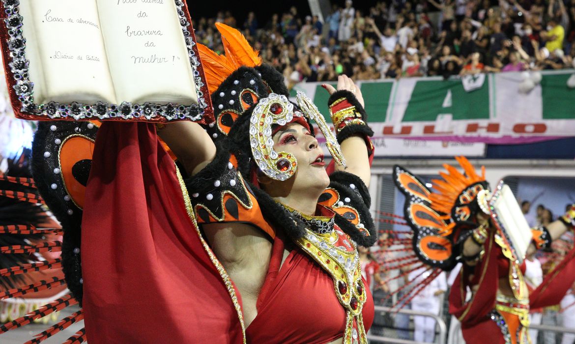 Desfile da Escola de Samba Colorado do Brás, com o enredo Carolina - A Cinderela Negra do Canindé, no sambódromo do Anhembi.