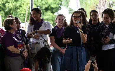 Brasília (DF), 07/12/2025 - Ministras e a primeira-dama, Janja Lula da Silva, durante ato do Levante Mulheres Vivas, na área central de Brasília, para denunciar o feminicídio e todas as formas de violência contra mulheres. Foto: Marcelo Camargo/Agência Brasil