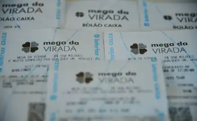 Rio de Janeiro (RJ), 23/12/2023 - Apostas da Mega-Sena da Virada em uma casa lotérica na Lapa, região central da capital fluminense. Foto: Tomaz Silva/Agência Brasil