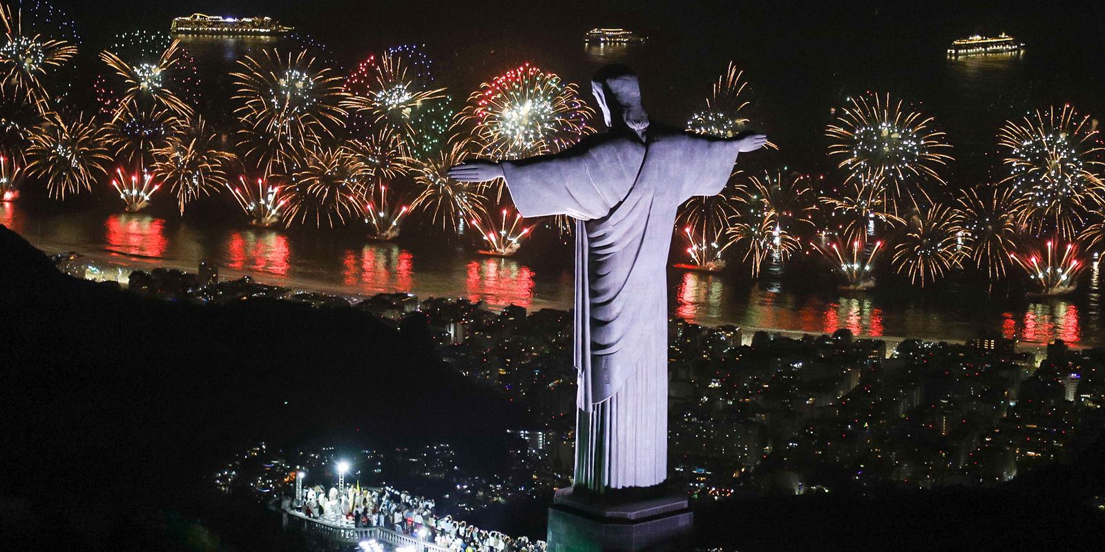 No Rio, Réveillon 2025 vai ter 12 palcos espalhados pela cidade