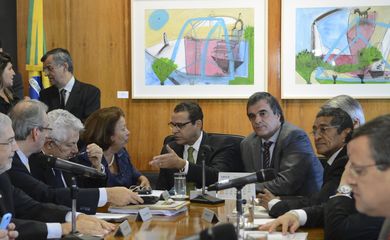 Brasília - Henrique Eduardo Alves se reúne com líderes e os ministros José Eduardo Cardozo e Ideli Salvatti em busca de um acordo para votar o Projeto de Lei do Marco Civil da Internet (Antonio Cruz/Agência Brasil)