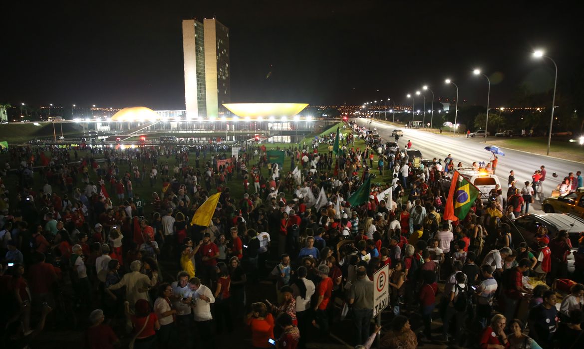 Brasília - Protesto contra o governo Temer, na Esplanada dos Ministérios  (Valter Campanato/Agência Brasil)