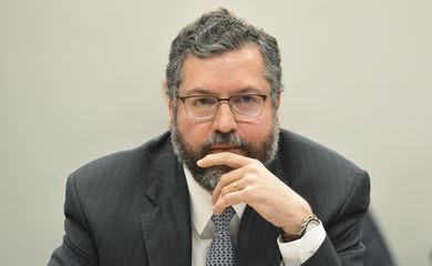 O ministro de Relações Exteriores,  Ernesto Araújo, durante audiência pública na Comissão de Relações Exteriores da Câmara dos Deputados