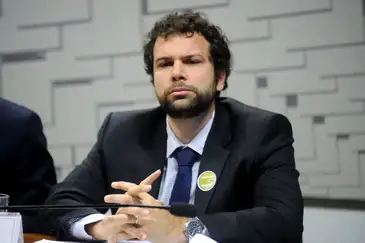 Brasília (DF), 16/08/2016 - O professor Doutor do Instituto de Economia da Universidade de Campinas (Unicamp), Pedro Linhares Rossi, participa de  reunião da Comissão de Assuntos Econômicos (CAE). Foto: Marcos Oliveira/Agência Senado