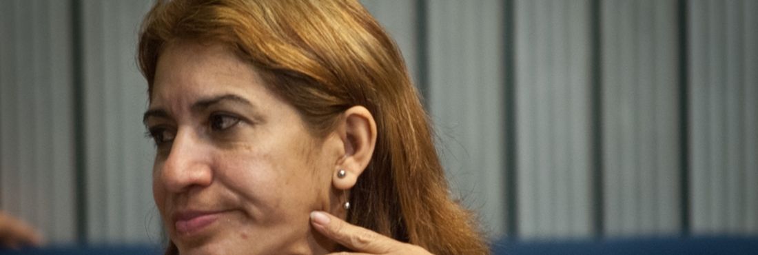Telma Rodrigues Nascimento presta depoiemnto à CPI