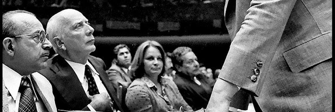 Sessão do Congresso, 1979 - Os deputados do MDB – Movimento Democrático Nacional – Ulysses Guimarães e Freitas Nobre e o senador Paulo Brossard, líderes da campanha conhecida como Frente Pela Redemocratização do País