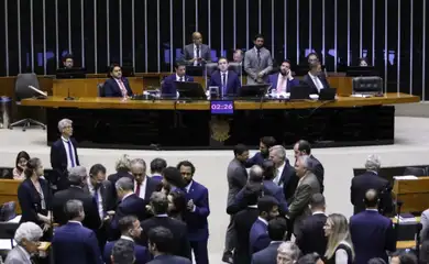 Câmara aprova texto-base do PL Antifacção. 