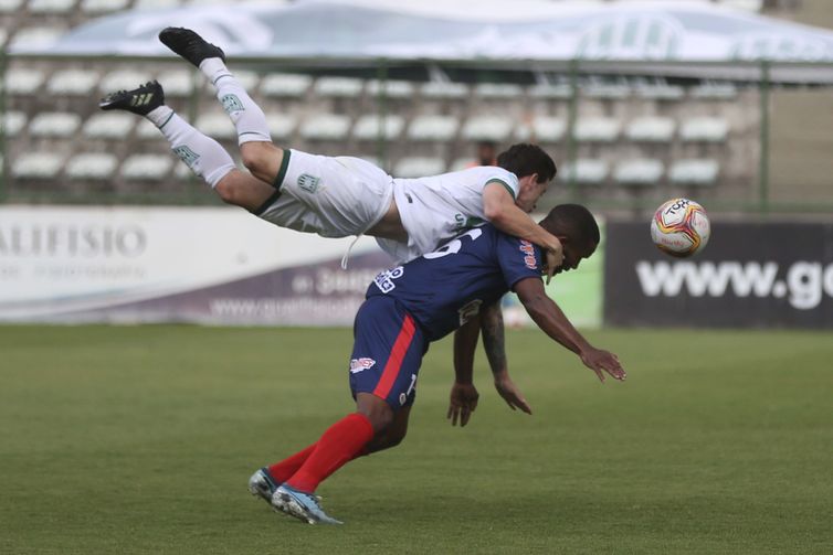 Gama e Bahia de Feira se enfrentam no estádio Bezzerão, pelo Campeonato Brasileiro de futebol da Série D