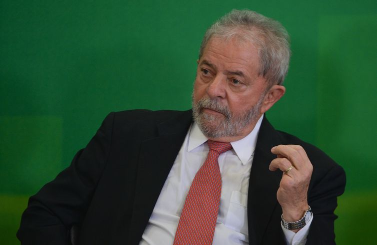 Brasília - O novo ministro da Casa Civil, Luiz Inácio Lula da Silva, na cerimônia de posse  (José Cruz/Agência Brasil)