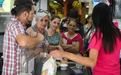 Filas nos supermercados de Caracas