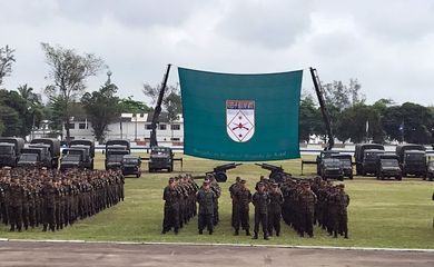 O Exército realiza solenidade de apronto dos militares que participarão da Operação Acolhida, em Roraima, no 31º Grupamento de Artilharia de Campanha Escola, na Vila Militar