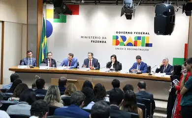 Brasília (DF), 22/05/2025 - O ministro da Fazenda, Fernando Haddad, e a ministra do Planejamento e Orçamento, Simone Tebet, durante divulgação dos dados do Relatório de Avaliação de Receitas e Despesas Primárias do 2º bimestre de 2025. Foto: Valter Campanato/Agência Brasil