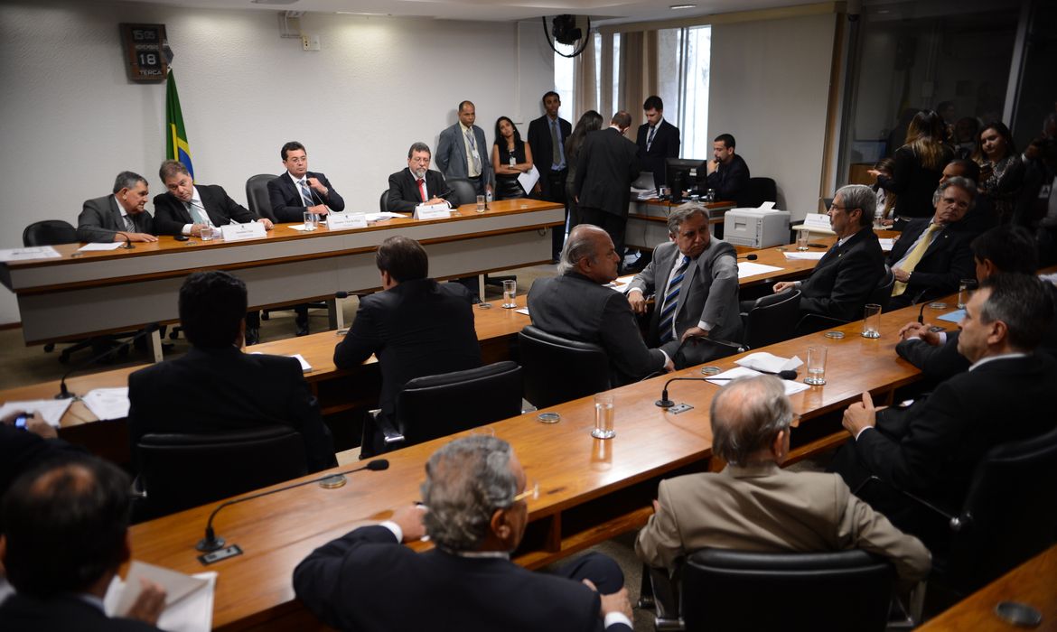 Senador Vital do Rêgo preside sessão da CPMI da Petrobrás tem reunião para votação de requerimentos (Fabio Rodrigues Pozzebom/Agência Brasil)