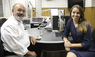 Historiador Antônio Barbosa, em entrevista à apresentadora Isabela Azevedo