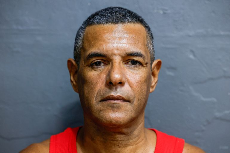 Rio de Janeiro (RJ), 14/03/2025 - Roberto dos Santos de Jesus, filho de ex-internos da Colonia de hanseníase do Hospital Colônia de Curupaiti, localizado em Jacarepaguá. Foto: Tânia Rêgo/Agência Brasil