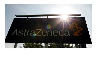 Logo da AstraZeneca em Macclesfield, na Inglaterra