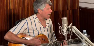 Leoni, cantor e compositor