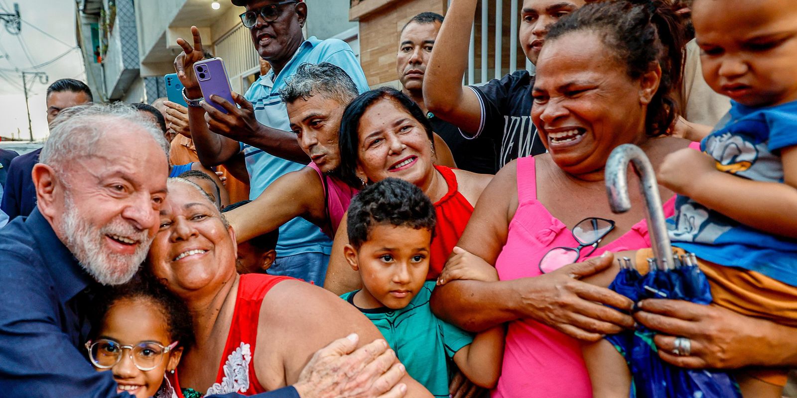 Recife – PE: Moradores de Brasília Teimosa recebem títulos fundiários