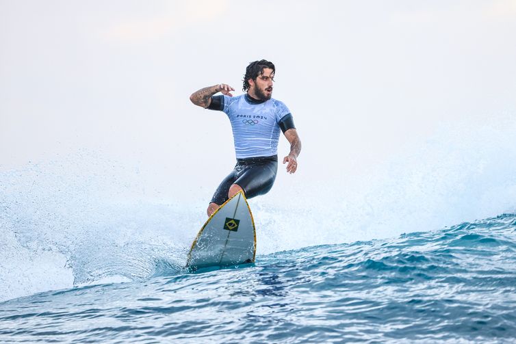 2024.07.21 - Jogos Olímpicos Paris 2024 - Surf - Treino da delegação brasileira de surf no Taiti. Na foto o atleta Filipe Toledo. Foto: William Lucas/COB