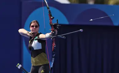 Ana Luíza Caetano avança às oitavas do tiro com arco em Paris - em 30/07/2024