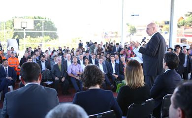 O ministro da Cidadania, Osmar Terra,  durante solenidade de inauguração da Estação Cidadania, em Brumadinho.