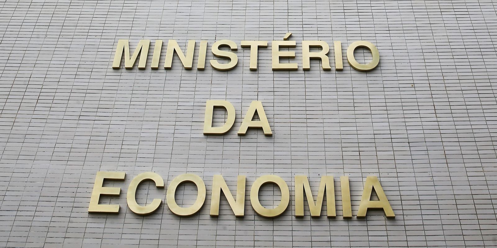 Reajuste para funcionalismo será decidido até junho, diz Tesouro