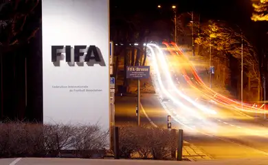 Logo da Fifa em sua sede em Zurique
27/2/2022 REUTERS/Arnd Wiegmann