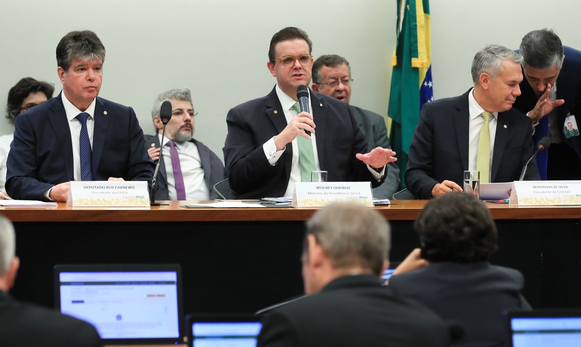 Brasília (DF), 10/06/2025  - Ministro da Previdência Social, Wolney Queiroz, fala sobre a agenda estratégica do ministério e irregularidades no INSS, em audiência pública nas comissões de Defesa dos Direitos da Pessoa Idosa; e da Previdência.  Foto: Lula Marques/Agência Brasil