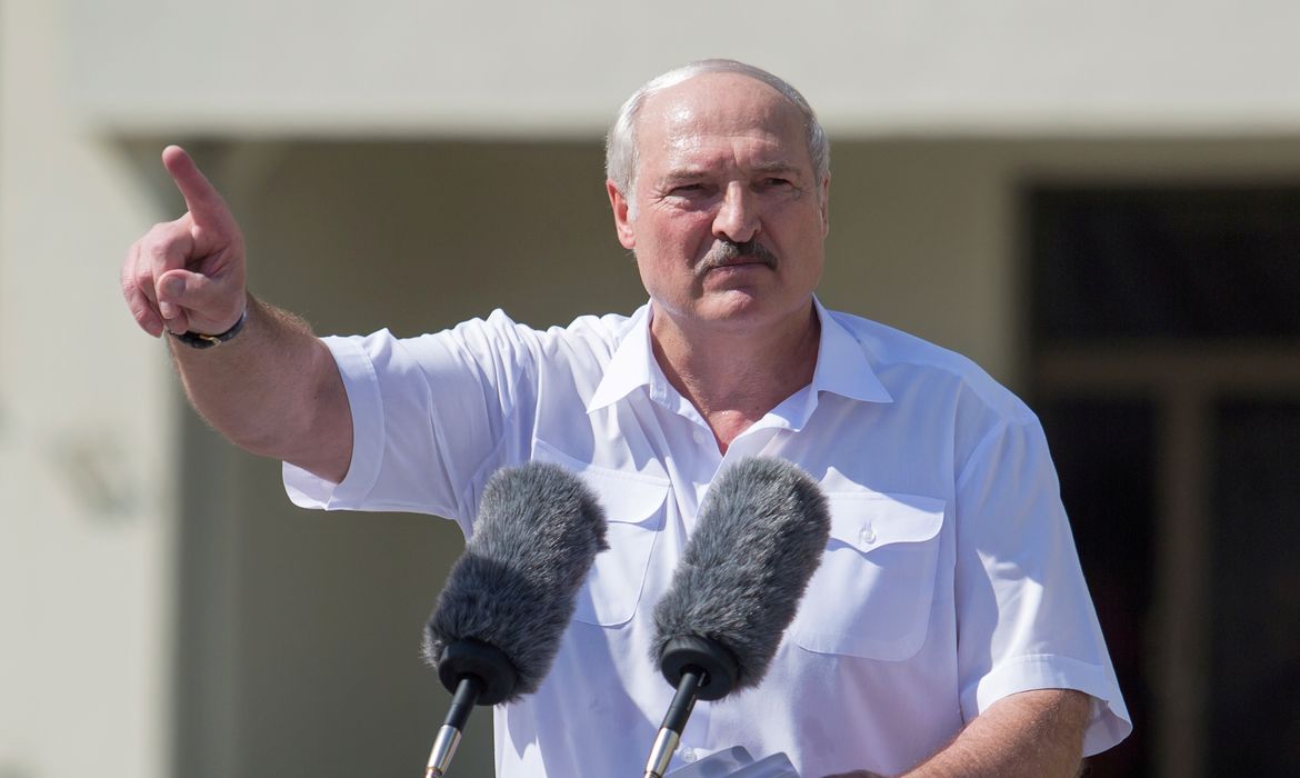 Presidente de Belarus, Alexander Lukashenko, discursa em Minsk