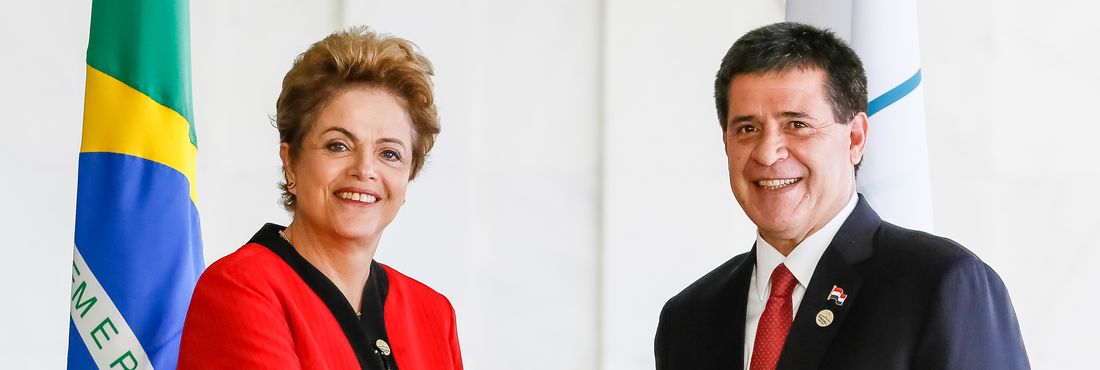 A presidenta Dilma Rousseff e o presidente do Paraguai Horacio Cartes durante a 48ª Cúpula dos Chefes de Estado do Mercosul