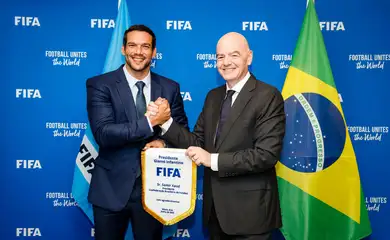 São Paulo (SP), 21/06/2025 - O presidente da Confederação Brasileira de Futebol (CBF), Samir Xaud, manifestou à Federação Internacional de Futebol (Fifa) interesse de realizar, no Brasil, a próxima Copa do Mundo de Clubes, em 2029. O dirigente comunicou a proposta ao presidente da Fifa, Gianni Infantino, durante encontro da Cúpula Executiva de Futebol da entidade máxima da modalidade, que terminou neste sábado (21), em Miami, nos Estados Unidos, uma das sedes da edição deste ano do torneio. Foto: FIFA/Divulgação