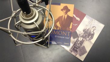 Livros do físico Henrique Lins de Barros sobre Santos Dumont