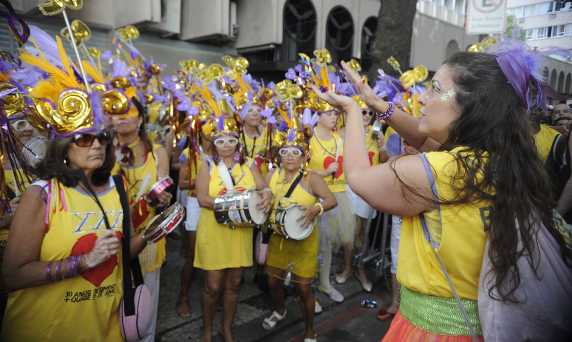 Rio de janeiro - O Bloco Simpatia é Quase Amor completa 30 anos de carnaval carioca, desfila na orla de Ipanema, zona sul da capital fluminense (Tomaz Silva/Agência Brasil)