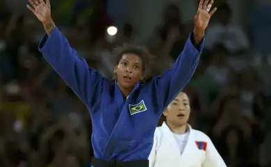 A judoca brasileira Rafaela Silva vence Dorjsürengiin Sumiya, da Mongólia, e conquista a primeira medalha de ouro do Brasil nos Jogos Rio 2016