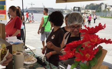 Na barraca da colombiana Nelly Camacho, as arepas fizeram sucesso entre os visitantes da feira 