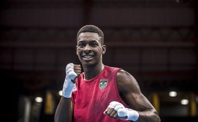 Keno Marley vence por nocaute e avança   às quartas - boxe - Tóquio 2020 - Olimpíada