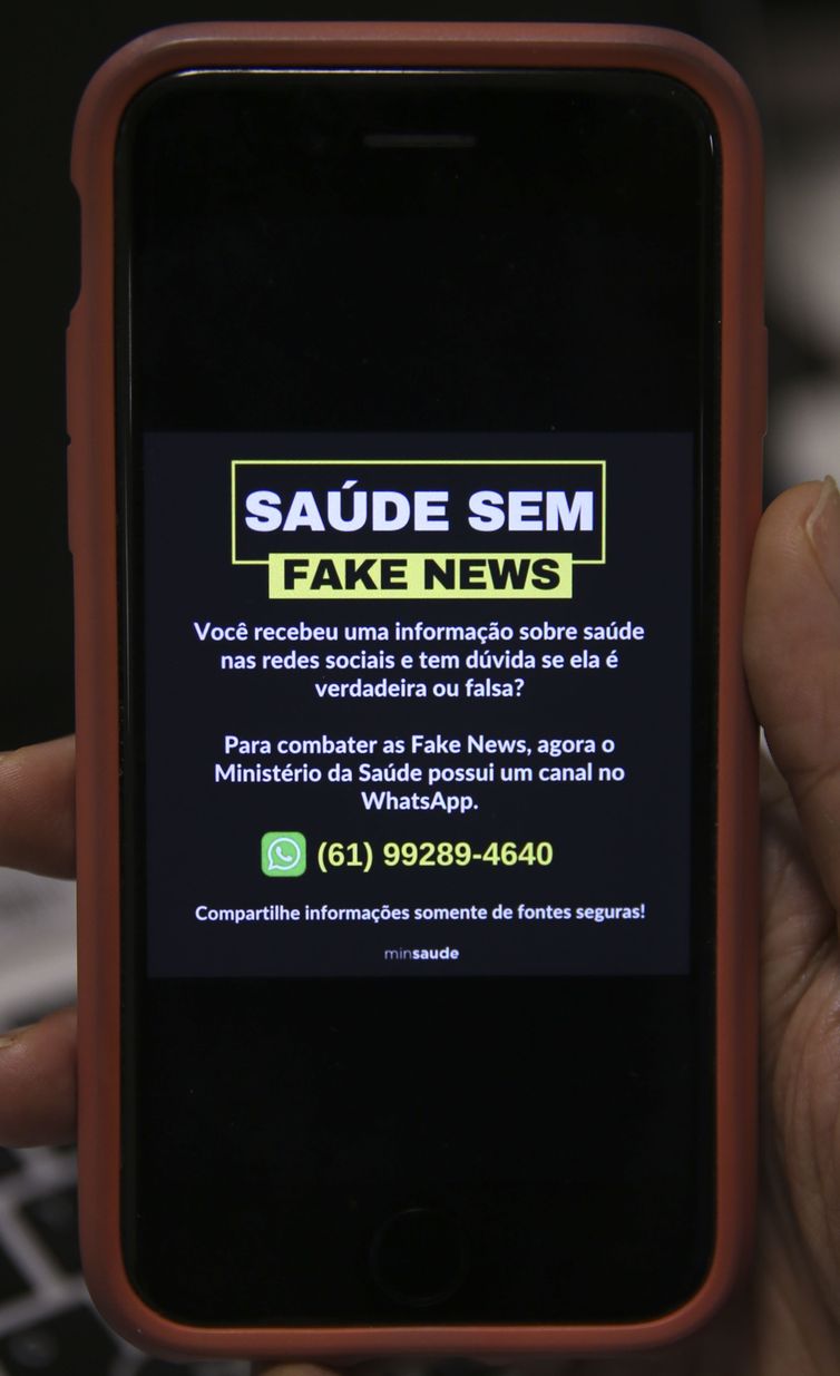 Ministério da Saúde lança serviço de combate à Fake News. O canal no WhatsApp possibilitará que a população consulte se a notícia que recebeu nas redes sociais é verdadeira ou falsa.